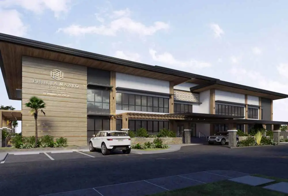 Front facade of the Eliseo Clubhouse.